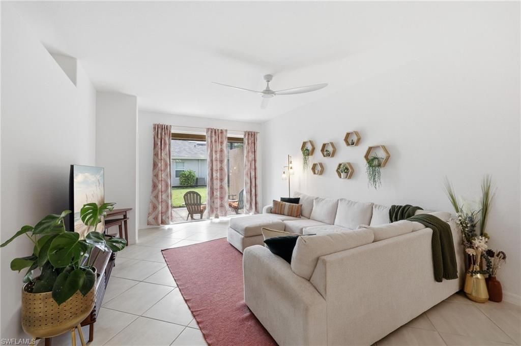 2584 Vine Ave, Naples, FL 34120 Photo