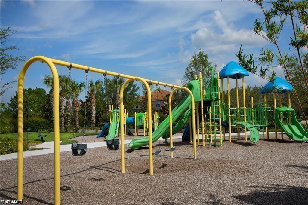 2584 Vine Ave, Naples, FL 34120 Photo