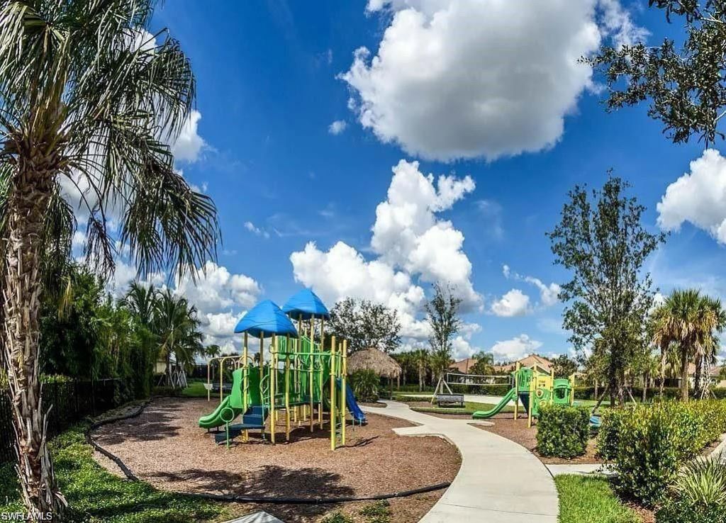 2584 Vine Ave, Naples, FL 34120 Photo
