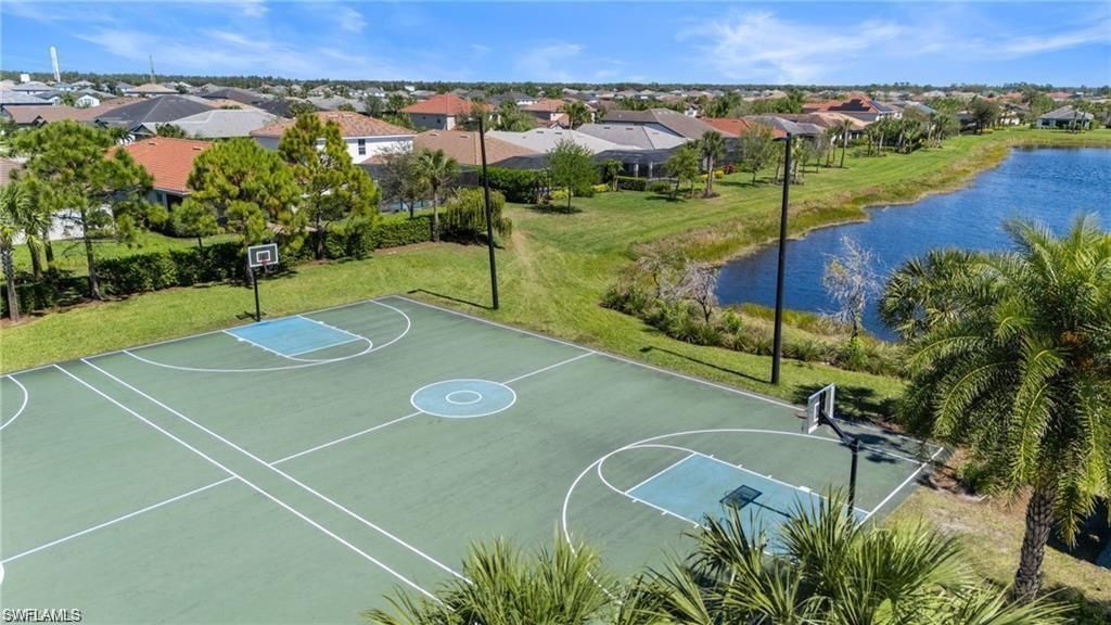 2584 Vine Ave, Naples, FL 34120 Photo