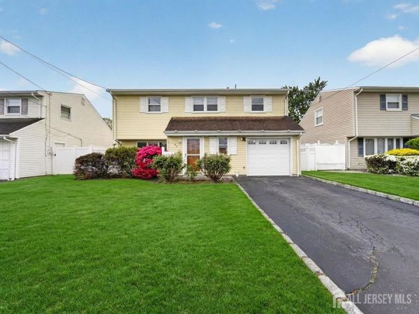 95 Pine Street , Iselin, NJ 08830