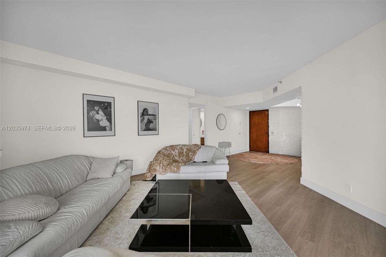 19707 Turnberry Way , Unit 17A, Aventura, FL 33180 Photo