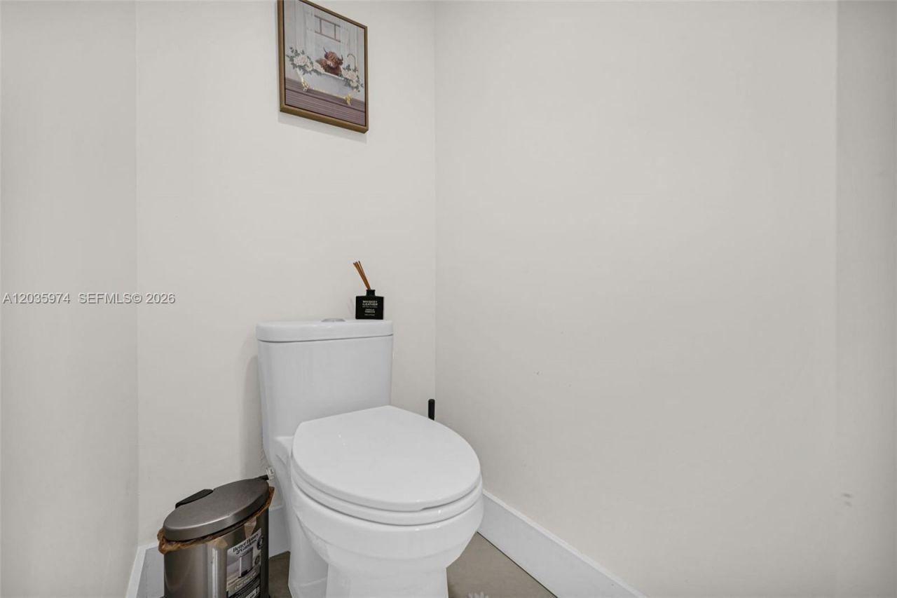 19707 Turnberry Way , Unit 17A, Aventura, FL 33180 Photo