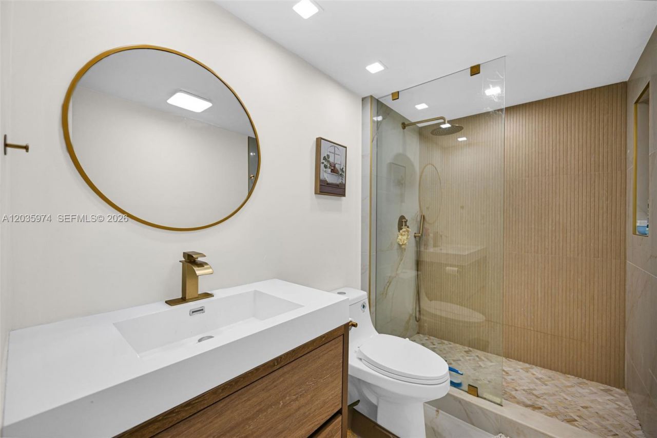 19707 Turnberry Way , Unit 17A, Aventura, FL 33180 Photo