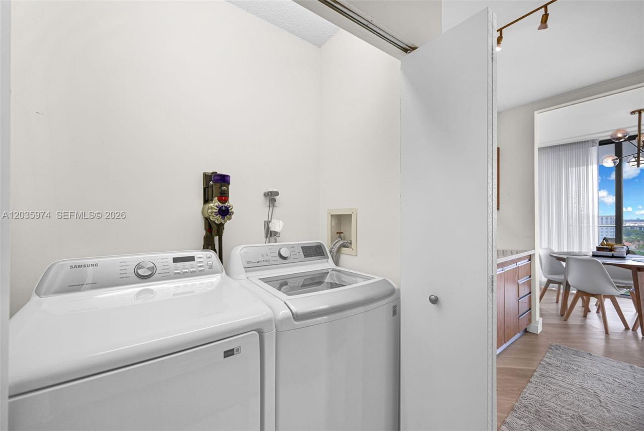19707 Turnberry Way , Unit 17A, Aventura, FL 33180 Photo