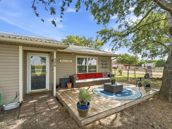 300 W Locust Street, Leonard, TX 75452