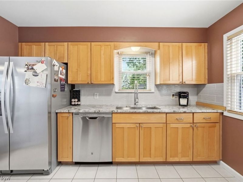 9704 Elsmere Drive, Parma, OH 44130 Photo 17