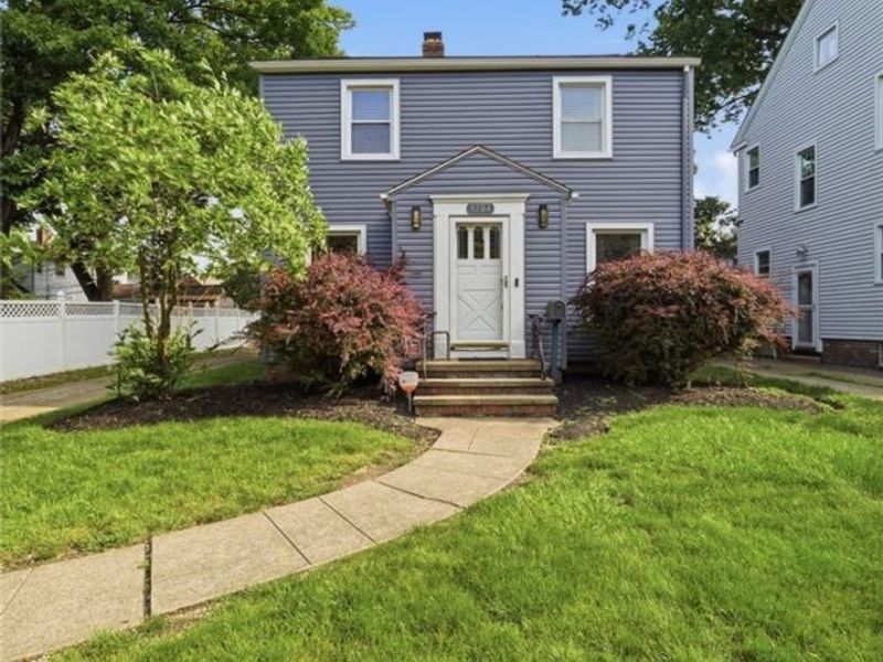 9704 Elsmere Drive, Parma, OH 44130 Photo 2