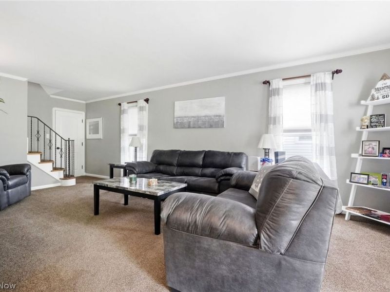 9704 Elsmere Drive, Parma, OH 44130 Photo 6