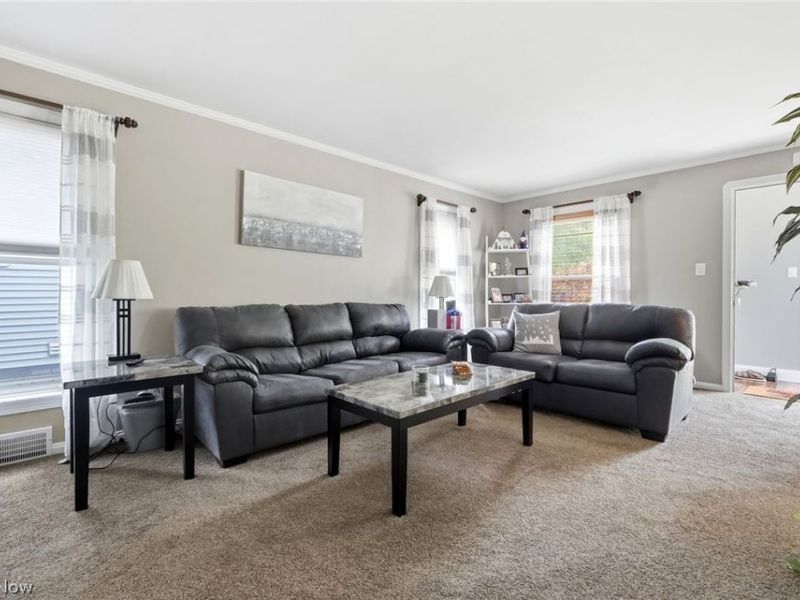 9704 Elsmere Drive, Parma, OH 44130 Photo 8