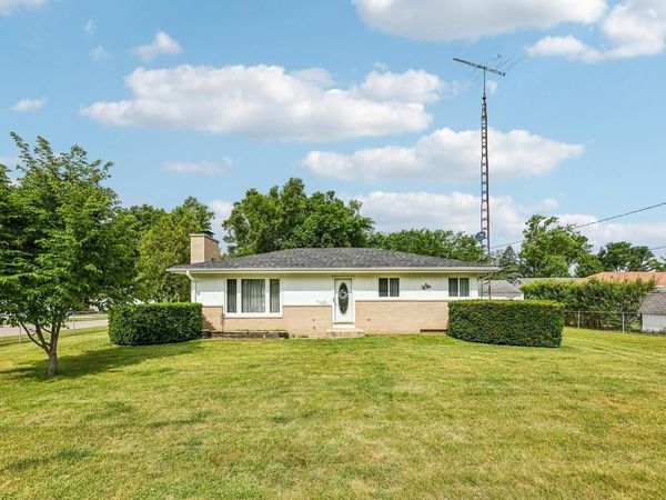 N1359 Moss DRIVE, Genoa City, WI 53128