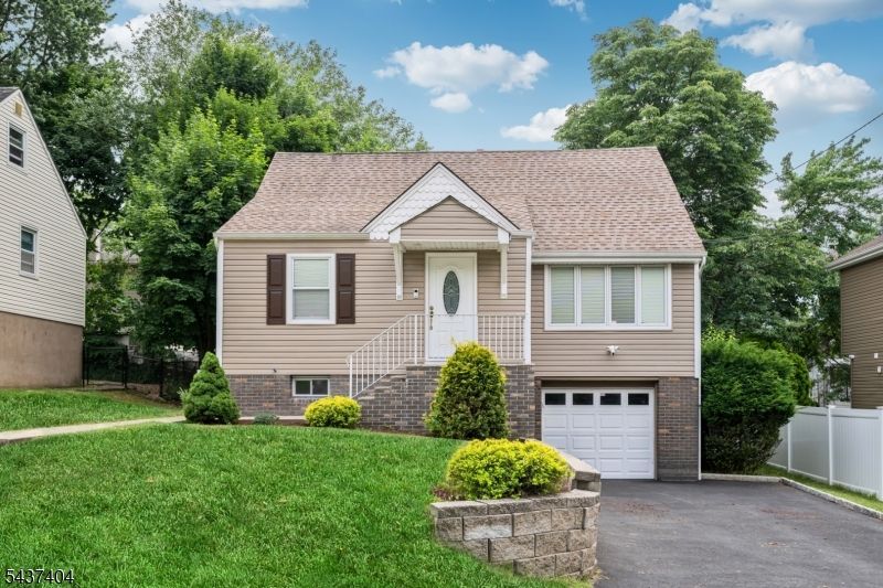 16 Highview Dr, Woodland Park, NJ 07424 Main Photo