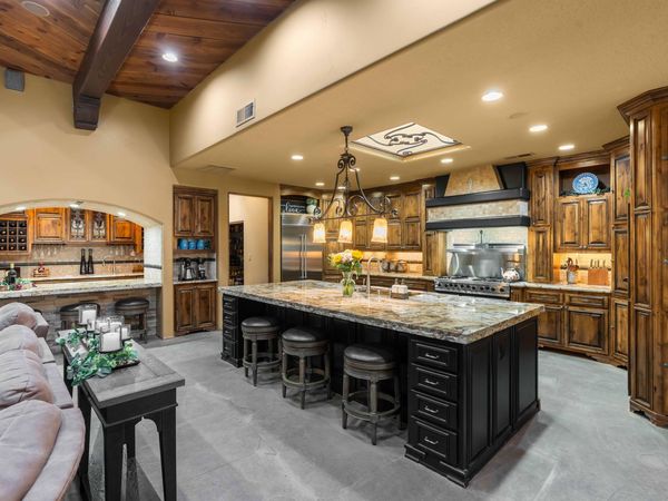 10040 Los Cansados Road NW, Albuquerque, NM 87114