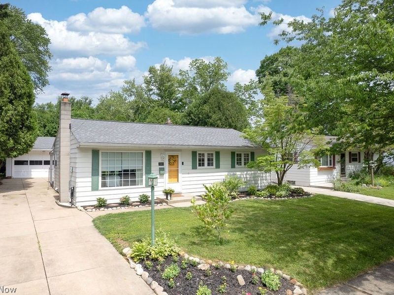 1044 Ellsworth Drive, Akron, OH 44313 Photo 2