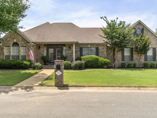 215 Hermitage Drive, Searcy, AR 72143