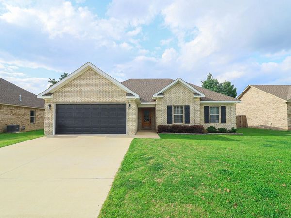 303 Stella Dr , Bono, AR 72416