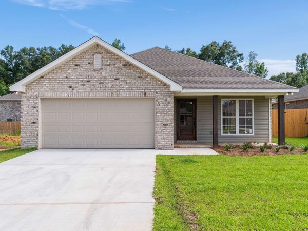 12 Jackson Square Dr., Hattiesburg, MS 39402