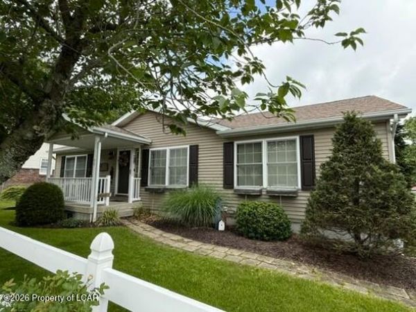 90 W Pine Street, Sheppton, PA 18248