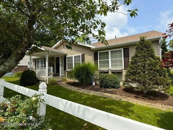 90 W Pine Street, Sheppton, PA 18248