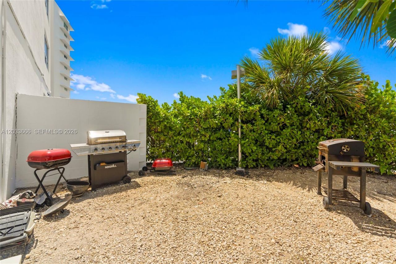 9102 W Bay Harbor Dr , Unit 10C, Bay Harbor Islands, FL 33154 Photo