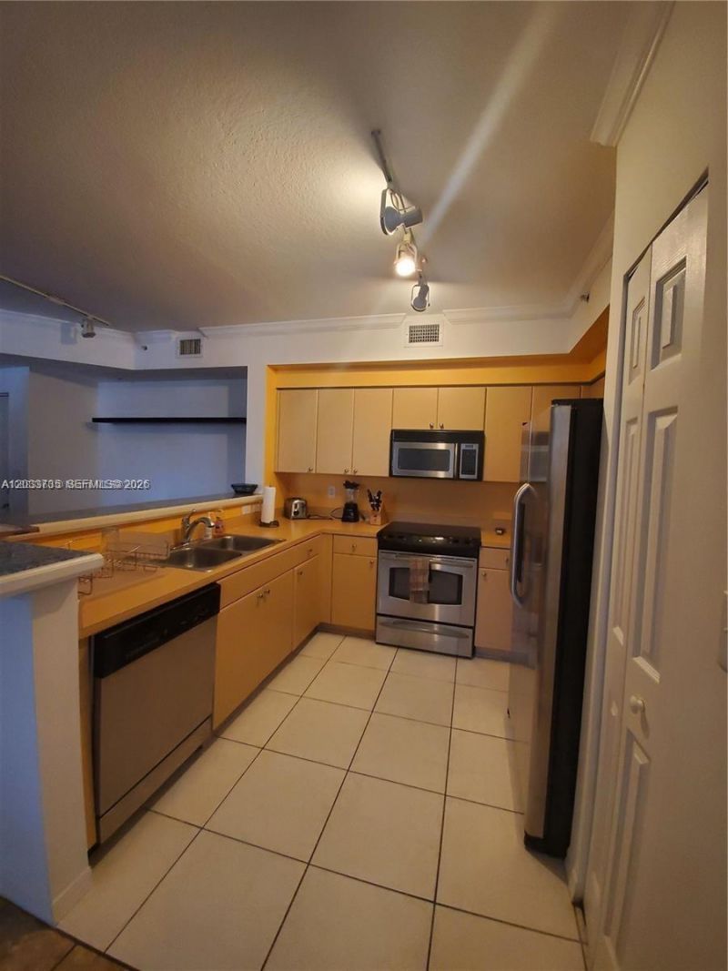6801 SW 44th St , Unit 203, Miami, FL 33155 Photo