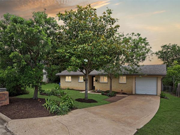 8204 Kellog CT , Austin, TX 78745