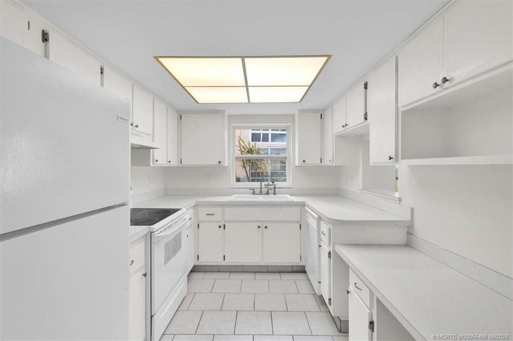 2950 SE Ocean Boulevard, Unit 14-1, Stuart, FL 34996 Photo