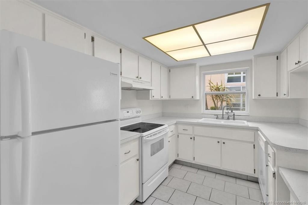 2950 SE Ocean Boulevard, Unit 14-1, Stuart, FL 34996 Photo