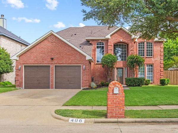 406 Hampton Circle, Grand Prairie, TX 75052