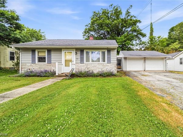 4911 Topper Avenue , Ashtabula, OH 44004