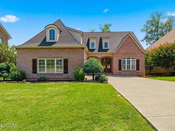 1076 Britts Drive, Lenoir City, TN 37772