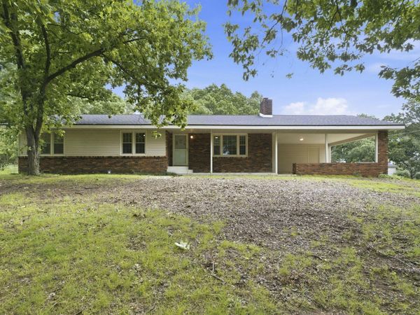 18555 State Highway 32 , Stockton, MO 65785