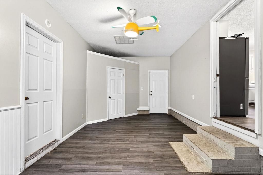 105 Pebble Dr.  Photo 11
