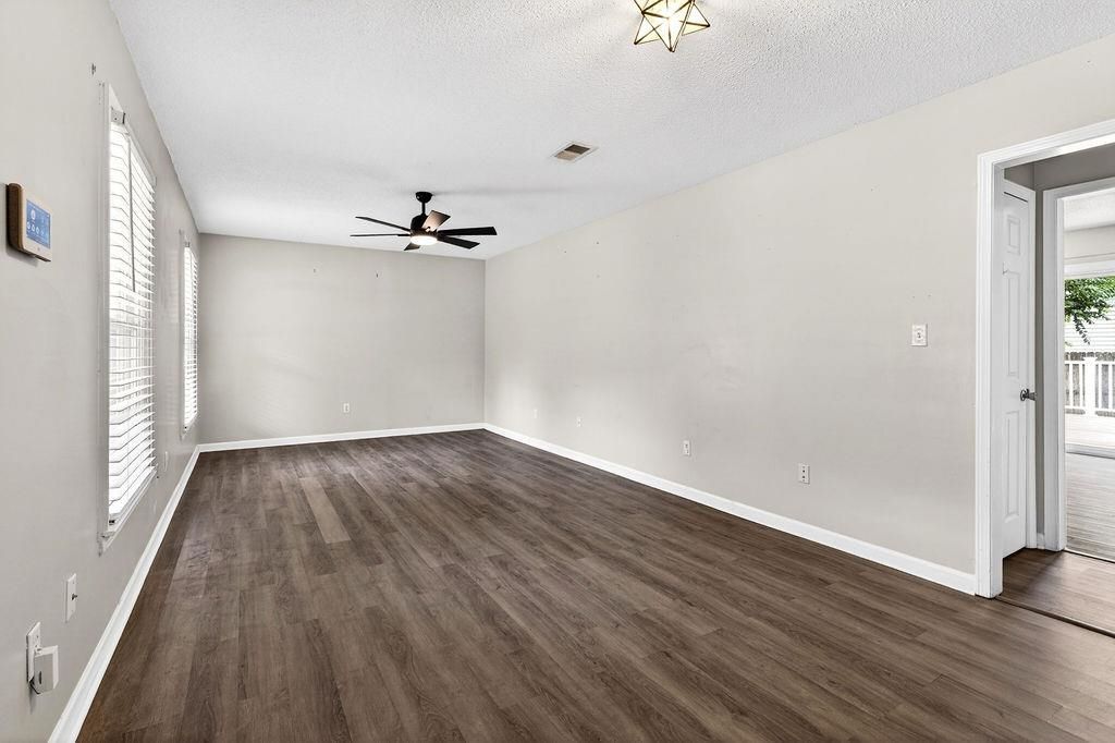 105 Pebble Dr.  Photo 12