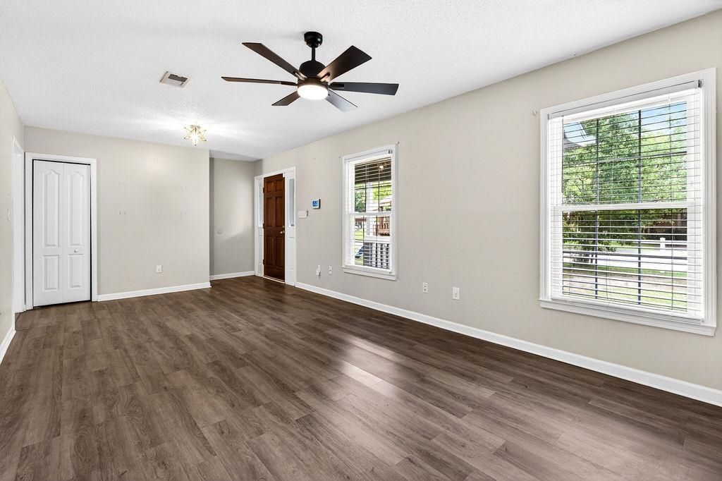 105 Pebble Dr.  Photo 13