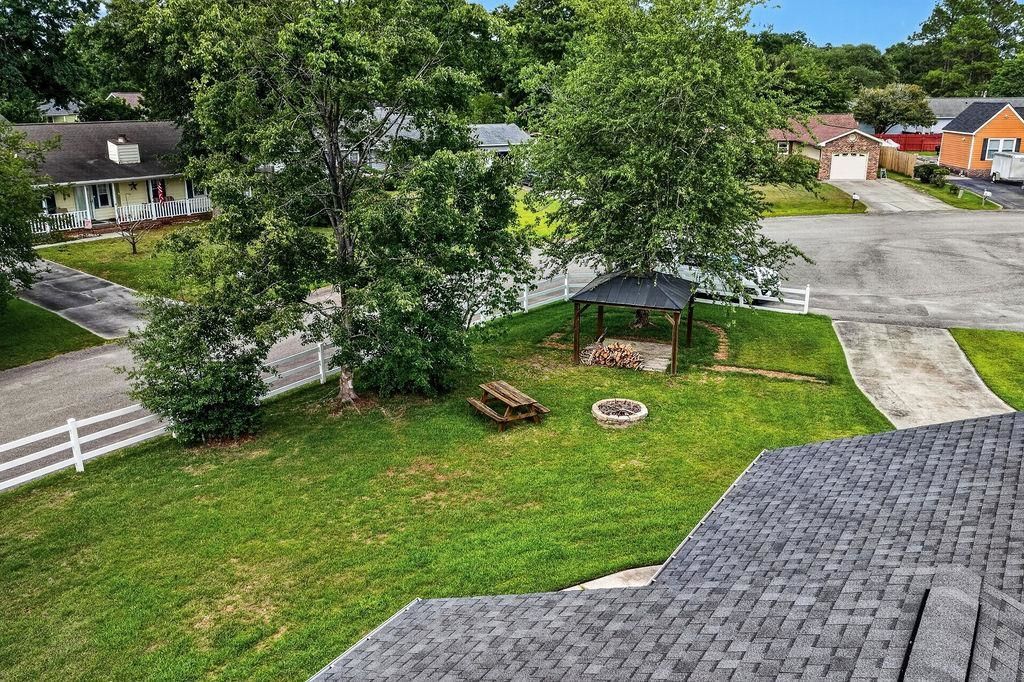 105 Pebble Dr.  Photo 31