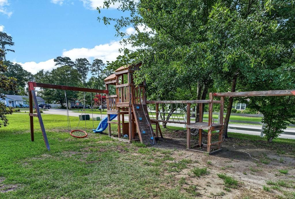 105 Pebble Dr.  Photo 32