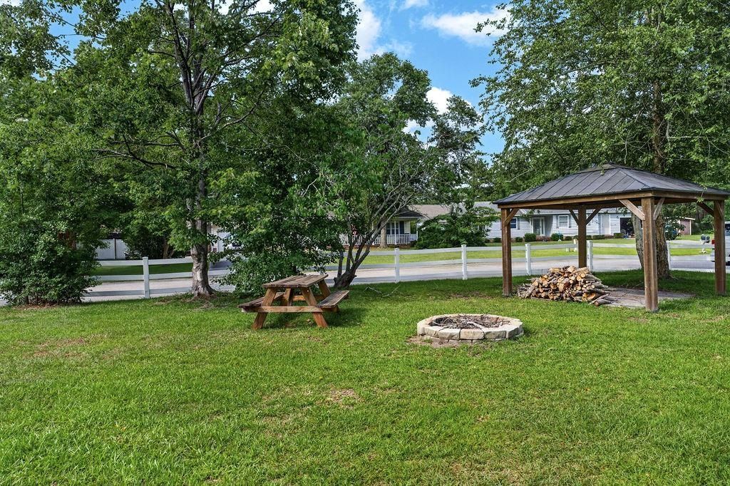 105 Pebble Dr.  Photo 33