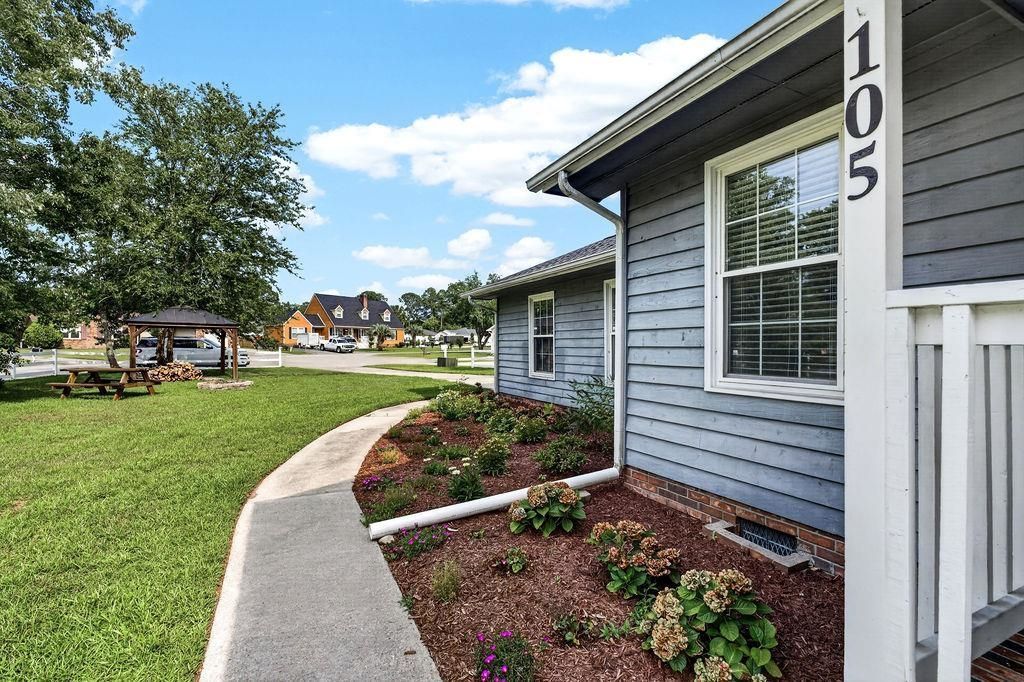 105 Pebble Dr.  Photo 36