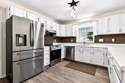 105 Pebble Dr.  photo 4