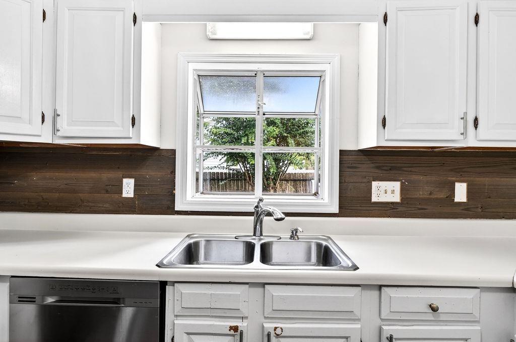 105 Pebble Dr.  Photo 5