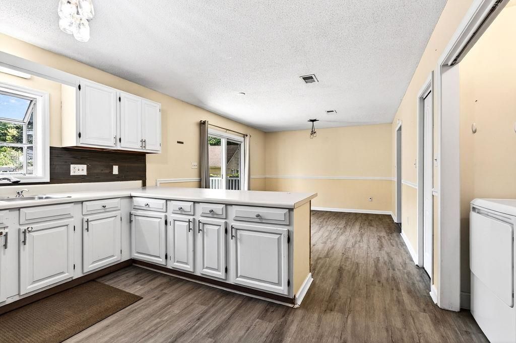 105 Pebble Dr.  Photo 7
