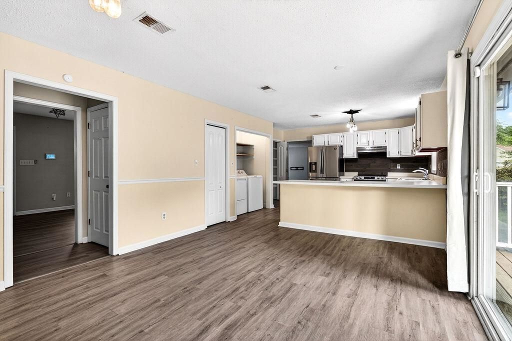 105 Pebble Dr.  Photo 8
