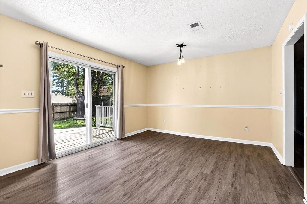105 Pebble Dr.  Photo 9