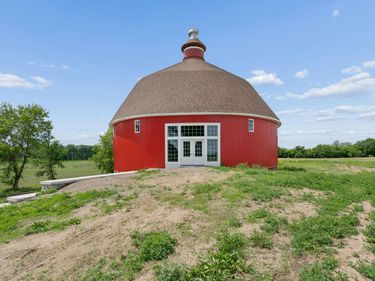 XXXXX Hassan Parkway , Rogers, MN 55374