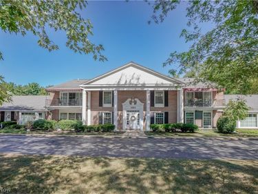 1653 Greenway Road SE, Unit 202, North Canton, OH 44709