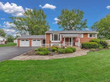 6758 E High Street , Lockport, NY 14094