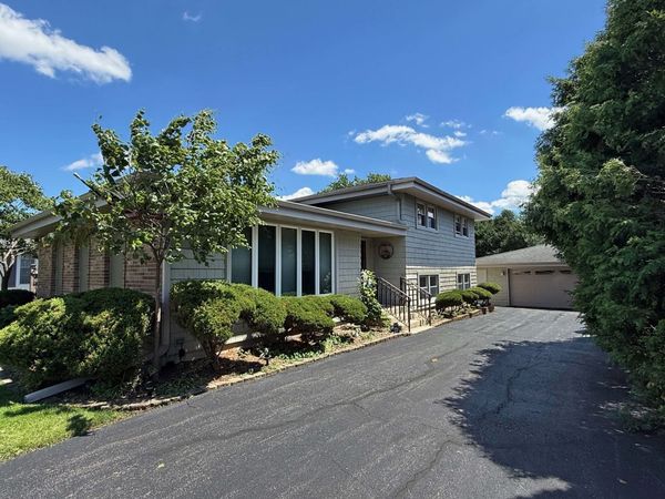 1406 Taft Avenue , Wheaton, IL 60189