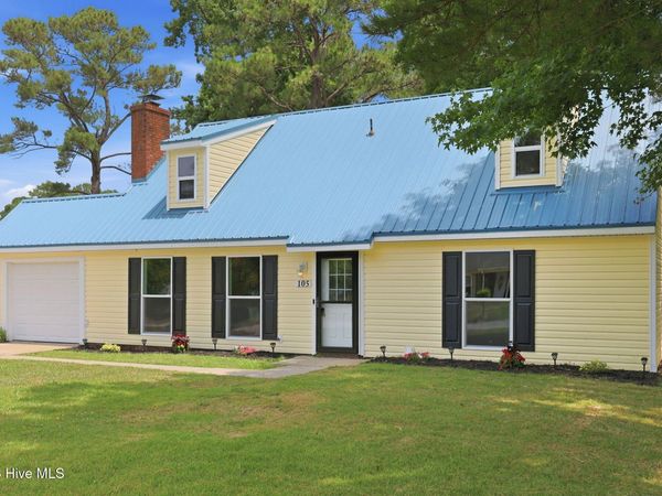 105 Woodside Court , Jacksonville, NC 28546