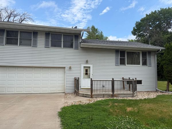 12140 Lake Lane , Lindstrom, MN 55045